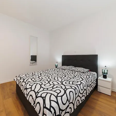 Appartamento Three-bedroom Dina Zara