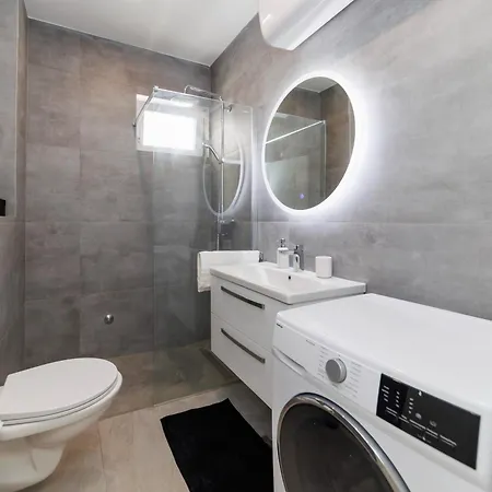 Three-bedroom Dina Zara