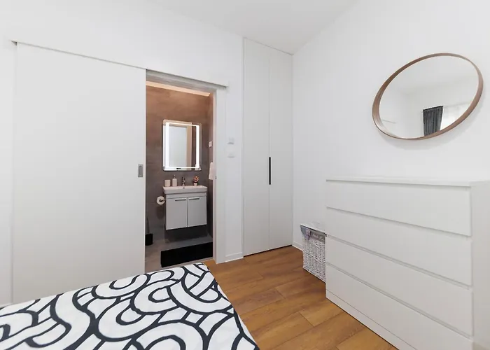 Apartment Three-bedroom Dina