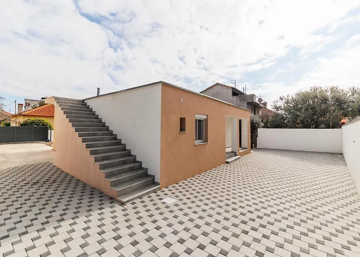 Three-bedroom Dina * Zadar