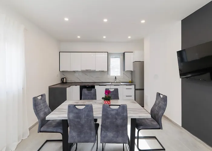 Three-bedroom Dina