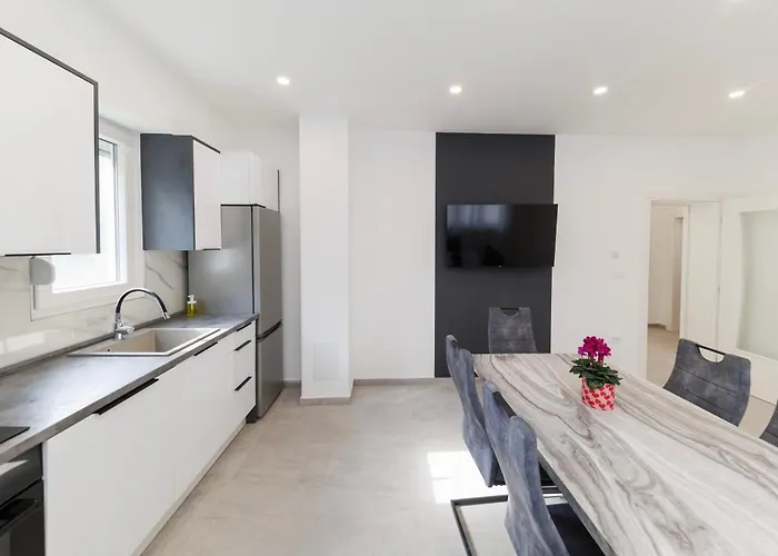 Three-bedroom Dina 扎达尔